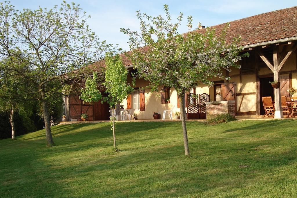La Croix De Bois Bed & Breakfast Jayat Екстериор снимка
