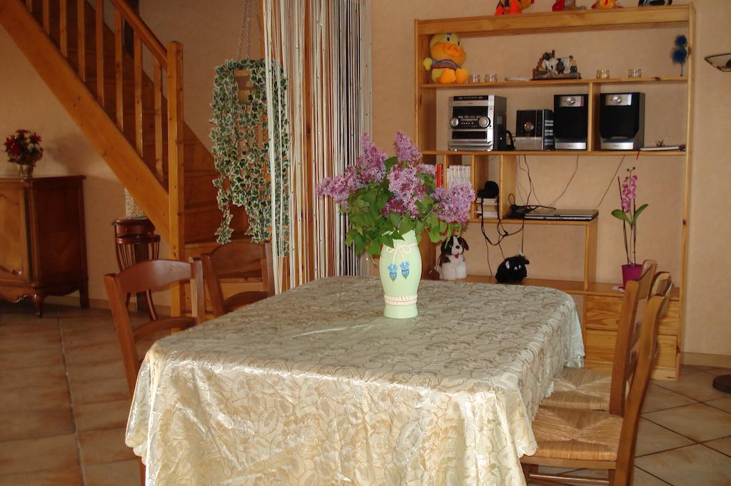 La Croix De Bois Bed & Breakfast Jayat Екстериор снимка