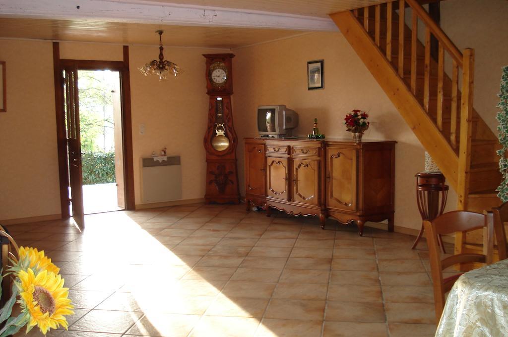 La Croix De Bois Bed & Breakfast Jayat Екстериор снимка