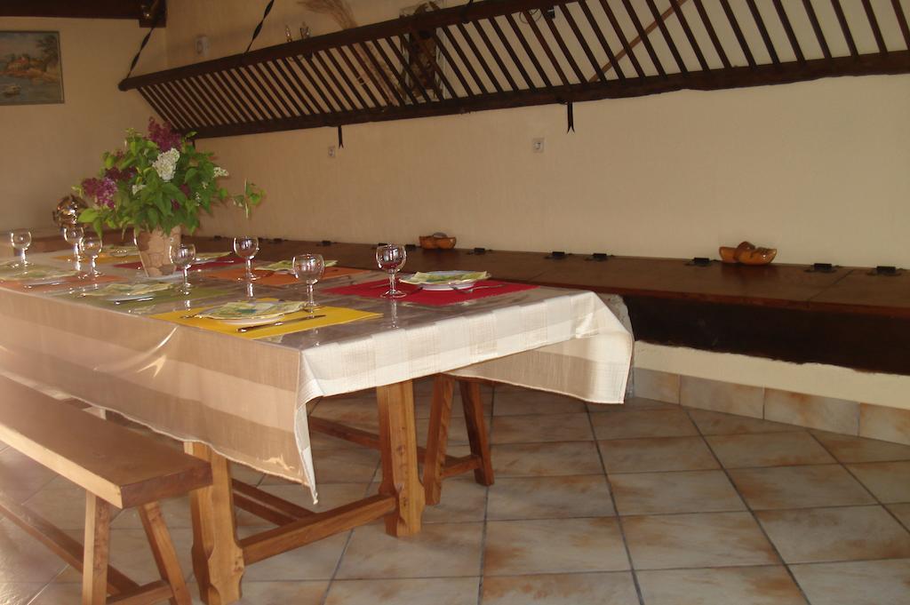 La Croix De Bois Bed & Breakfast Jayat Екстериор снимка