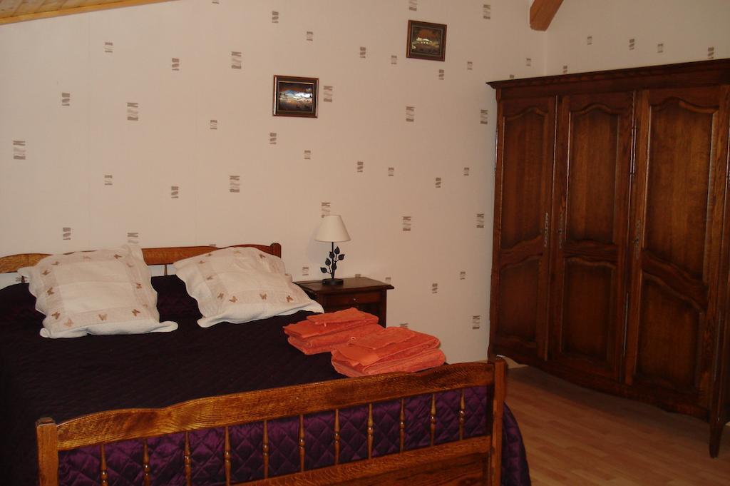 La Croix De Bois Bed & Breakfast Jayat Екстериор снимка